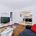 Aurora Kaštela