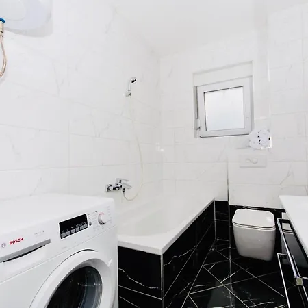 Aurora Apartament *
