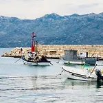 Aurora Διαμέρισμα *