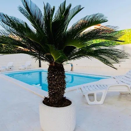 Apartment Aurora Kastela