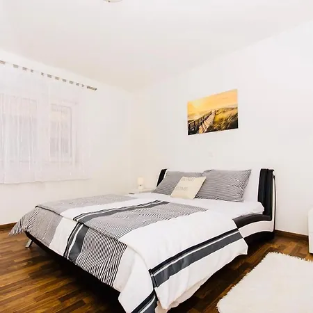 Aurora Apartment