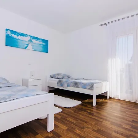 Apartment Aurora *