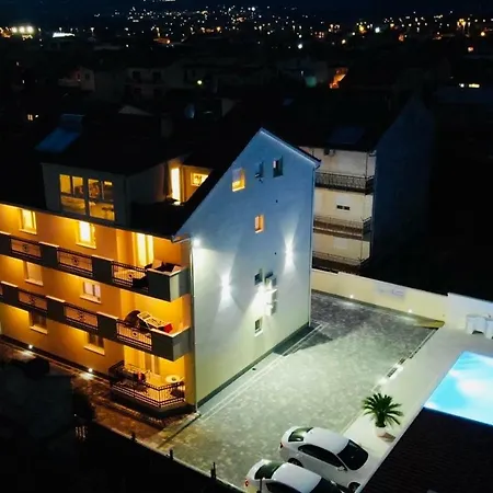 Apartment Aurora *